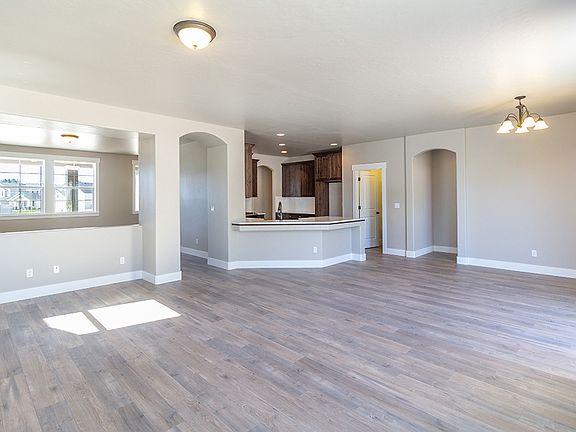 Open floorplan- great room to kitchen