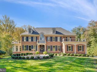 10313 Forest Maple Rd, Vienna, VA 22182