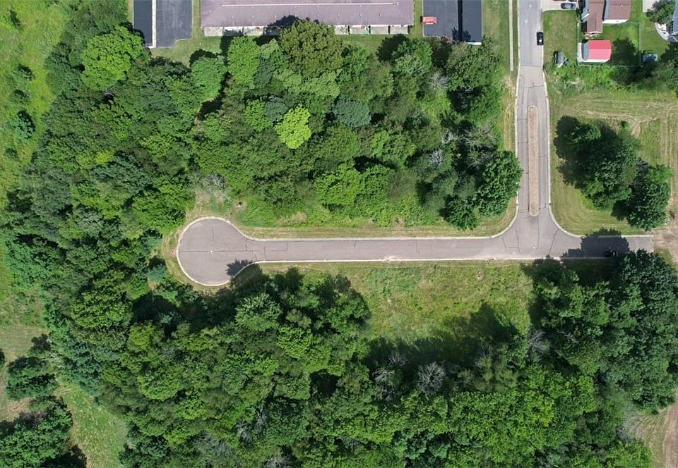 1st image of E Lakewood Dr