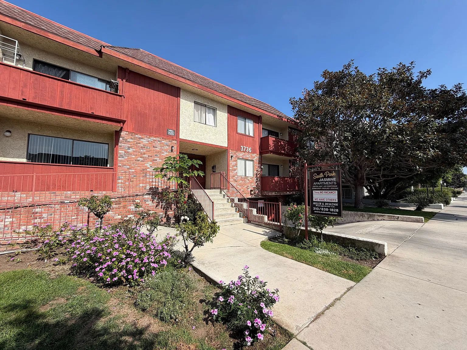3736 Jasmine Ave — Photo 3