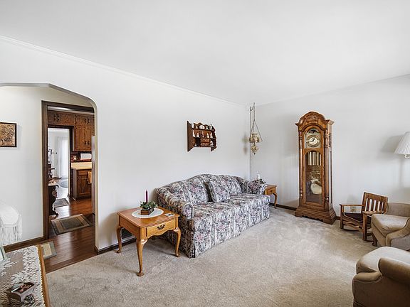 4th image of 21214 Dettmering St