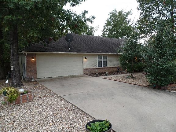 2nd image of 19 Headley Cir