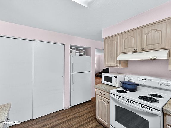 5th image of 5678 N Pinegrove Dr