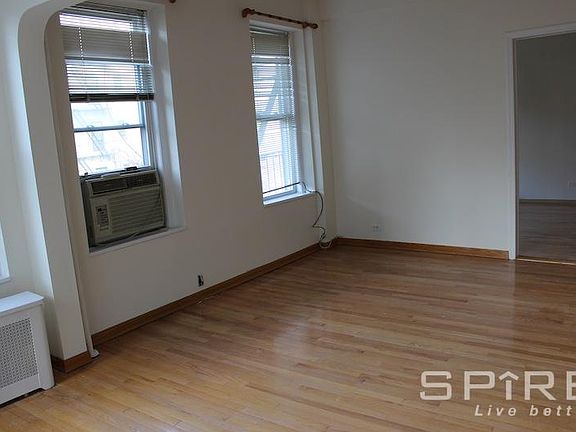 3rd image of 2414 28th St APT 2A