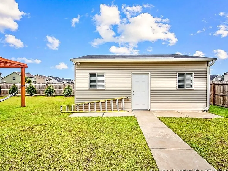 2209 Courtland Dr — Photo 35