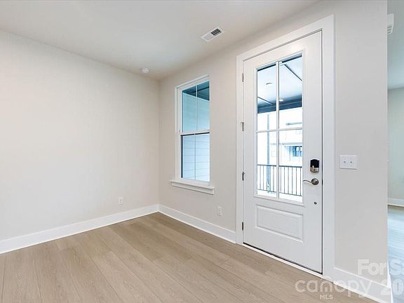 4th image of 211 Halemarg Dr
