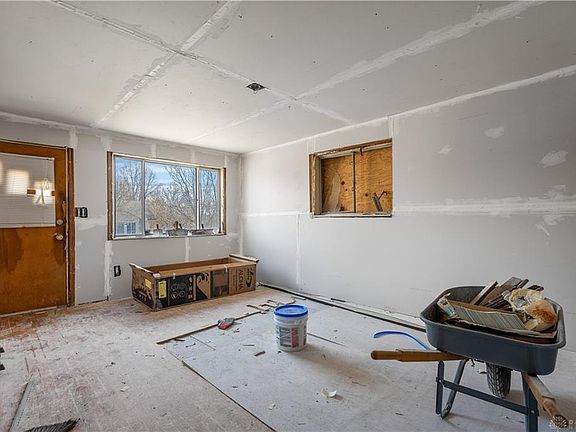 5th image of 53 Malden Ave