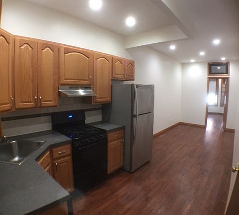 2nd image of 346 14th St #1F