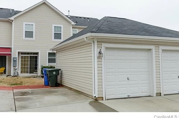 4th image of 111 Walnut Cove Dr APT B