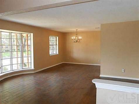 5th image of 1113 Briarbrook Dr