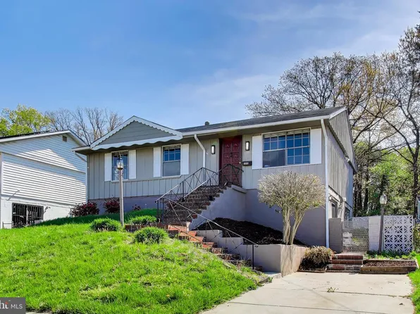 3309 Hayes St, Lanham, MD 20706