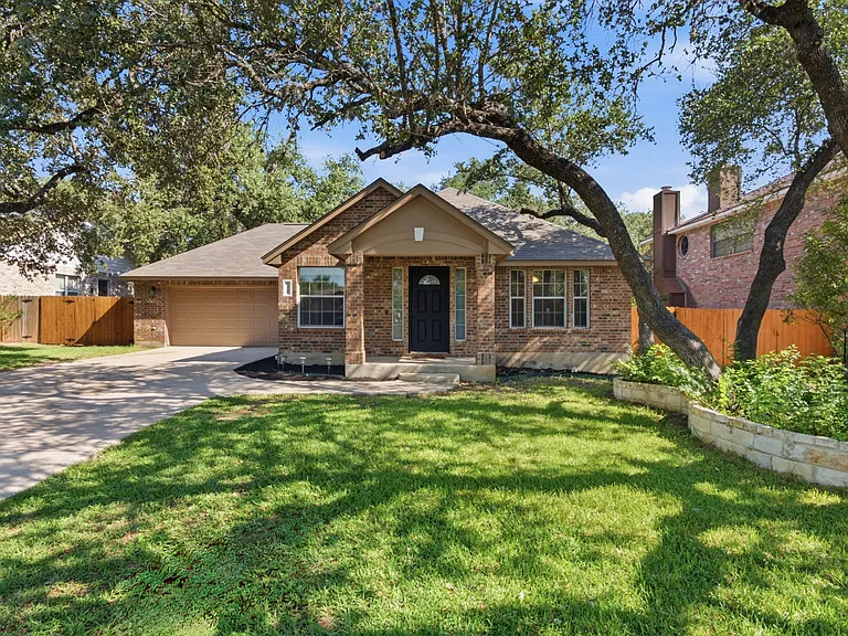 11707 Jarvis Dr — Photo 2