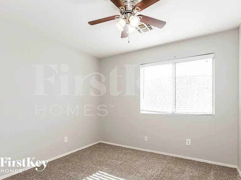 11009 W Frier Dr — Photo 14