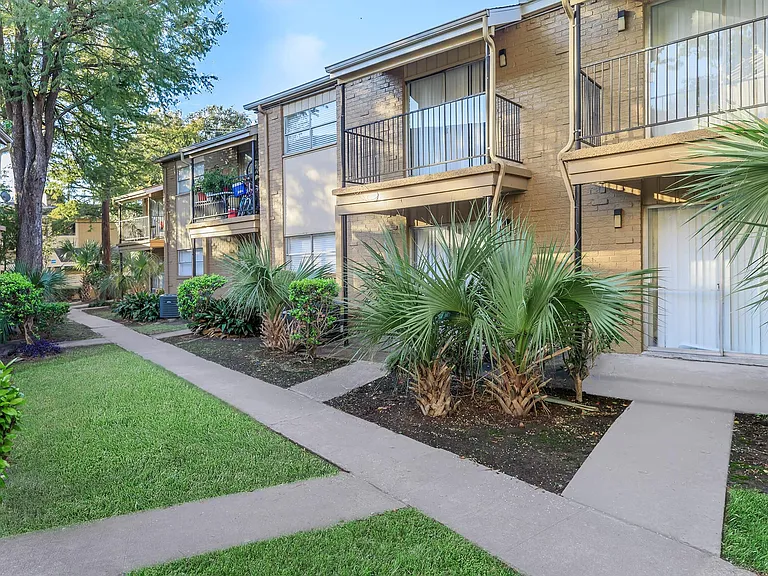 Serenity Apartments — Photo 21