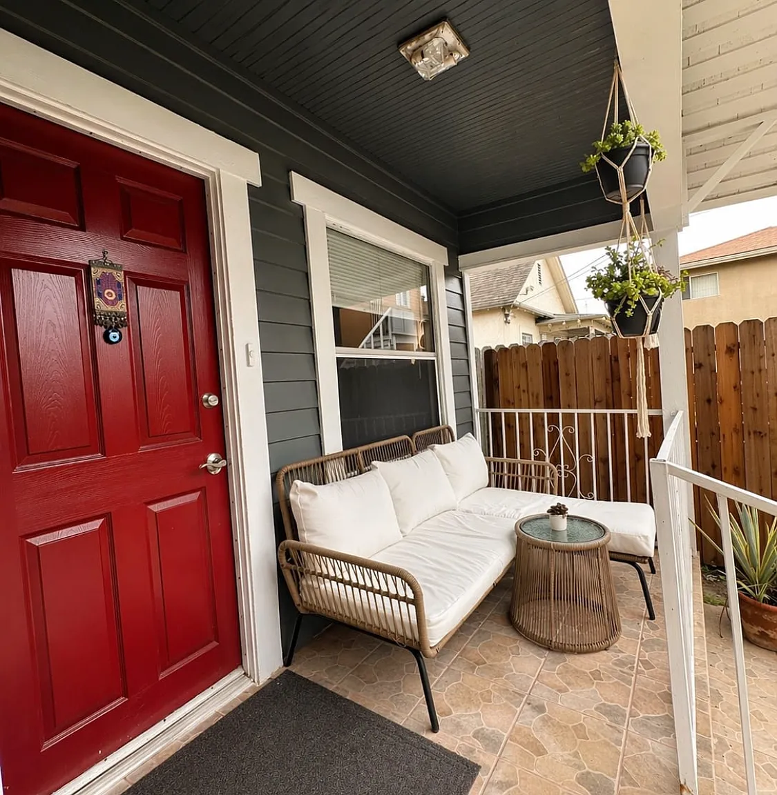 2 bed, 700 sqft, $3,100 — Photo 1