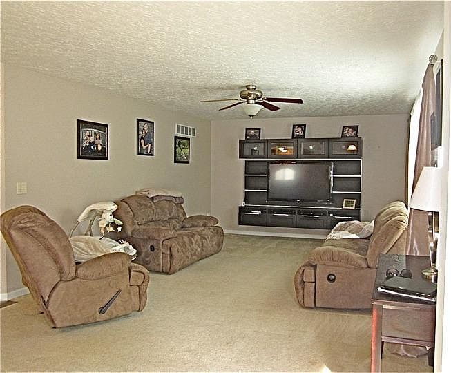 1st image of 38 Charmalee Dr