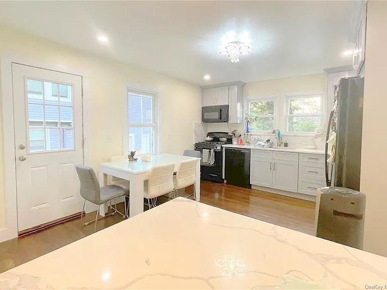 313 Stanley Ave #1 — Photo 5