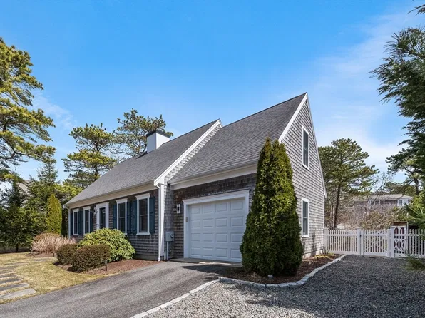 295 Pheasant Hill Cir, Barnstable, MA 02630