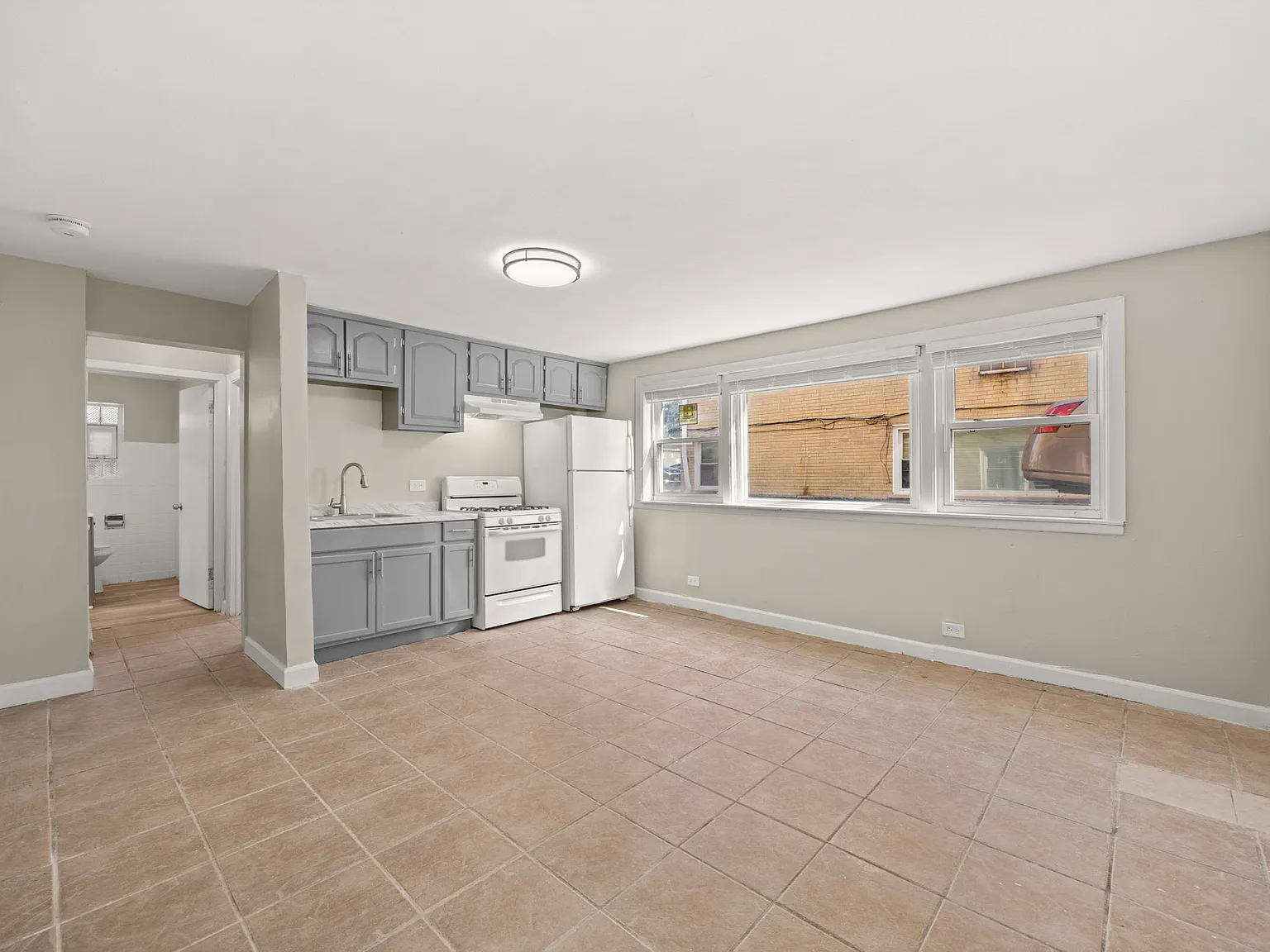 1 bed, $1,240 — Photo 3