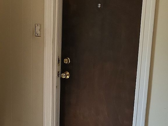 Apt 1st Floor Entrance