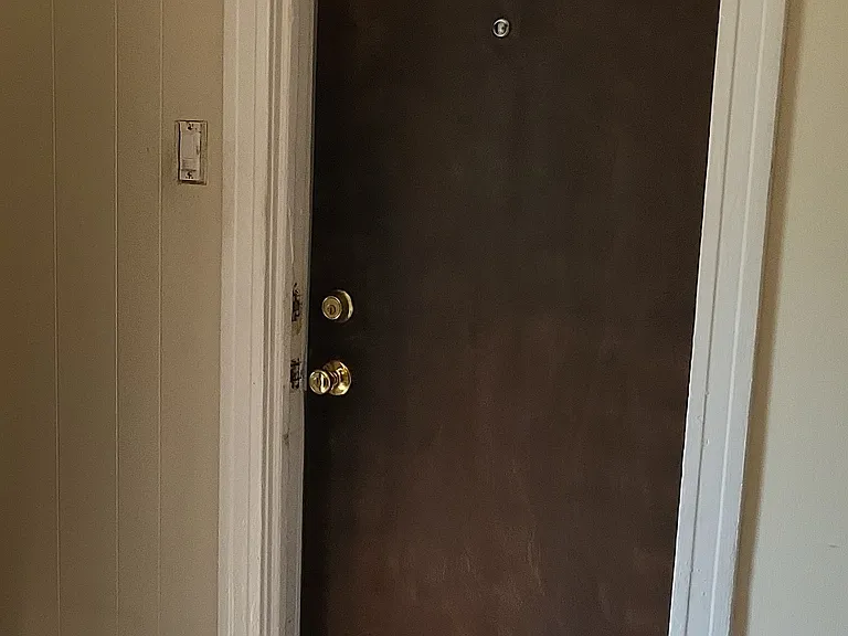 Apt 1st Floor Entrance