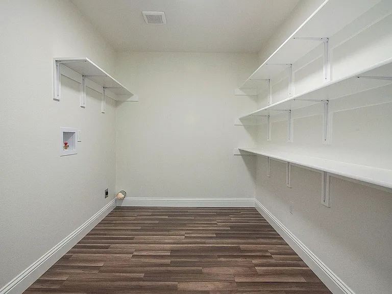 2608 Lockhart Ave — Photo 15