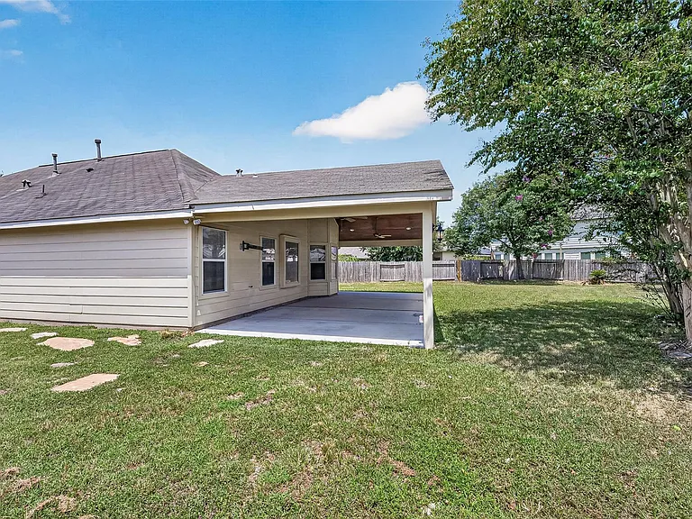 20707 Pine Rain Ct — Photo 46