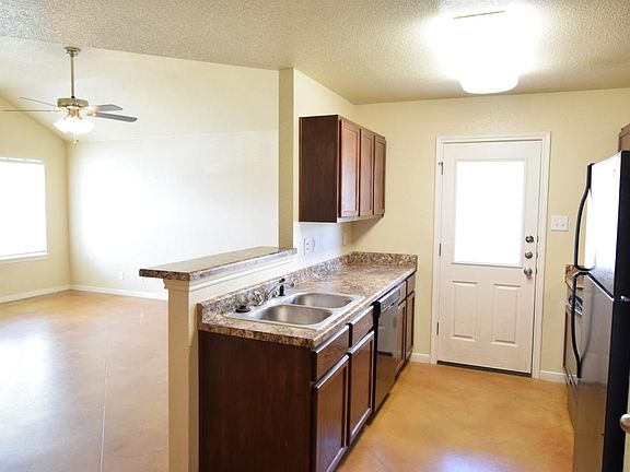 3rd image of 522 Kacie Dr