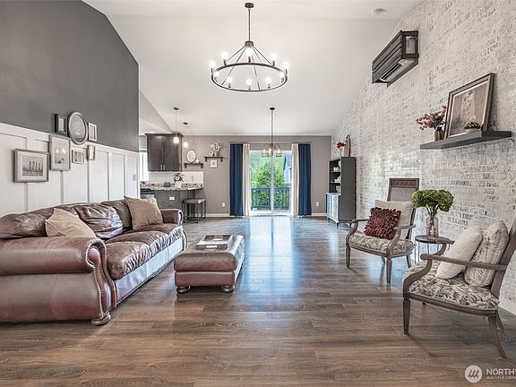 5th image of 7063 E Nightingale Street