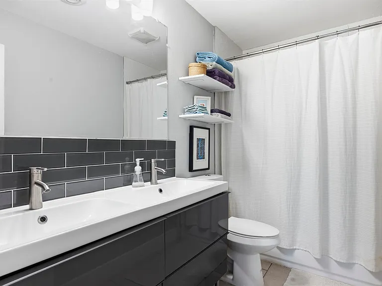5404 Darlington Ln — Photo 10
