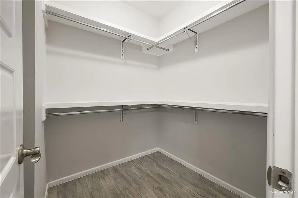 3 bed, 2.0 bath, 1120 sqft, $1,250 — Photo 4