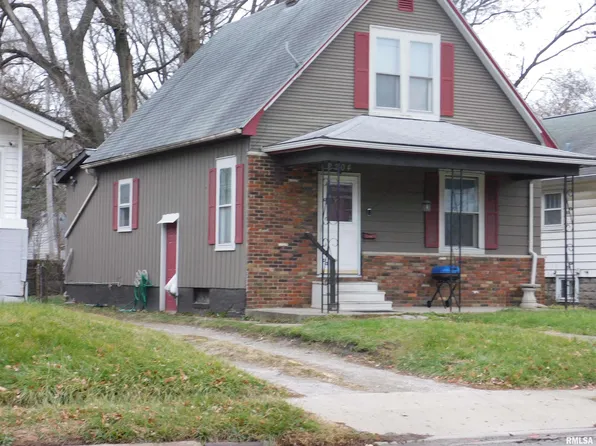 2204 S 11th St, Springfield, IL 62703