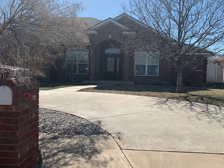3421 Lew Wallace Dr — Photo 2