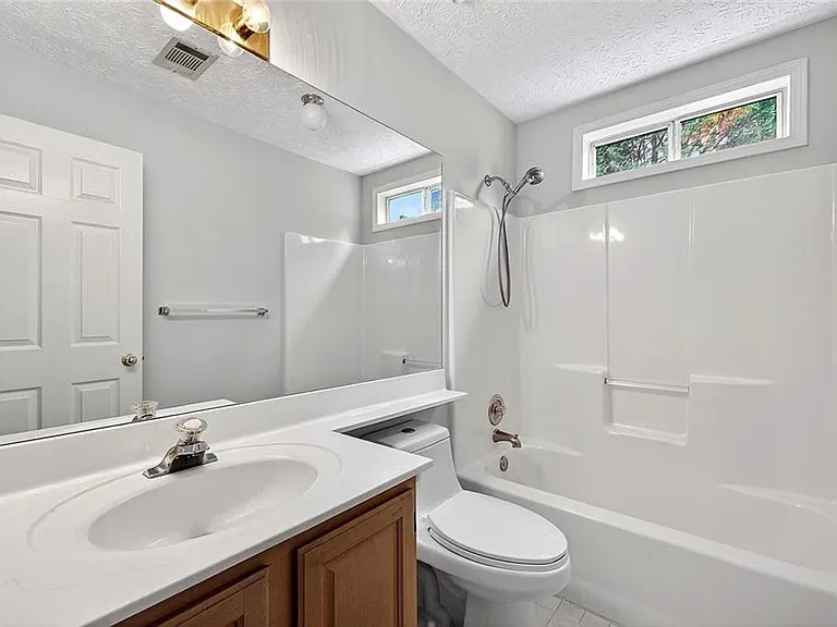 4502 Legend Hollow Ln — Photo 27