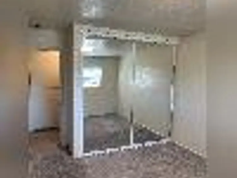 920 Castlewood Dr — Photo 3