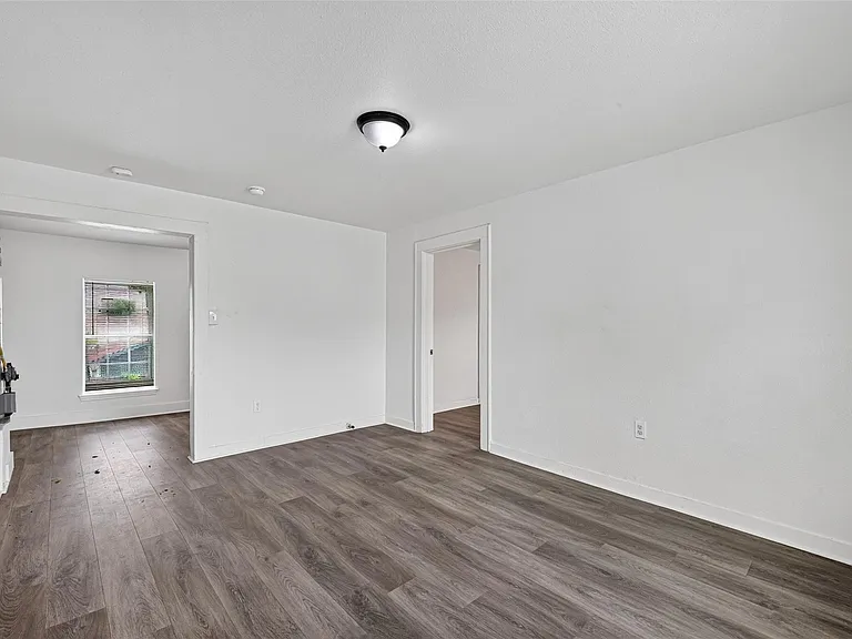 4901 Stimson St #7 — Photo 8