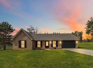 111 Whispering Oaks Dr, Somerset, KY 42503