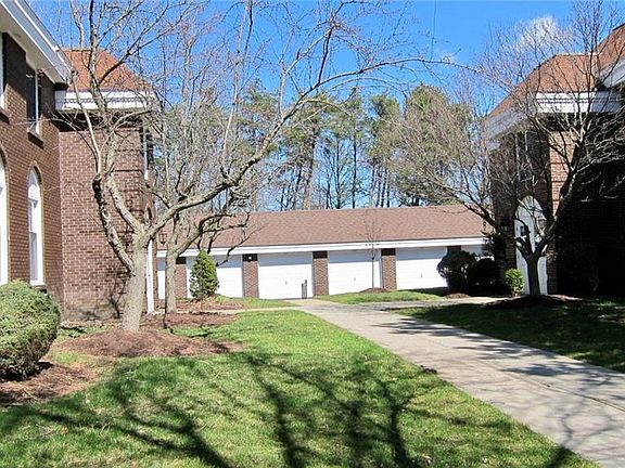 3rd image of 140 Charter Oaks Dr #B