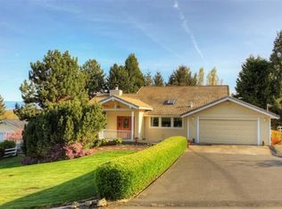 2350 Hillside Dr, Central Point, OR 97502