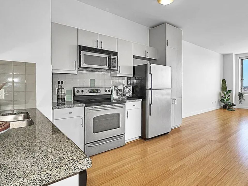 1st image of 3810 Wilshire Blvd