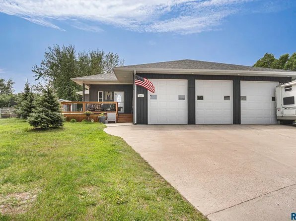 218 Douglas Blvd, Baltic, SD 57003