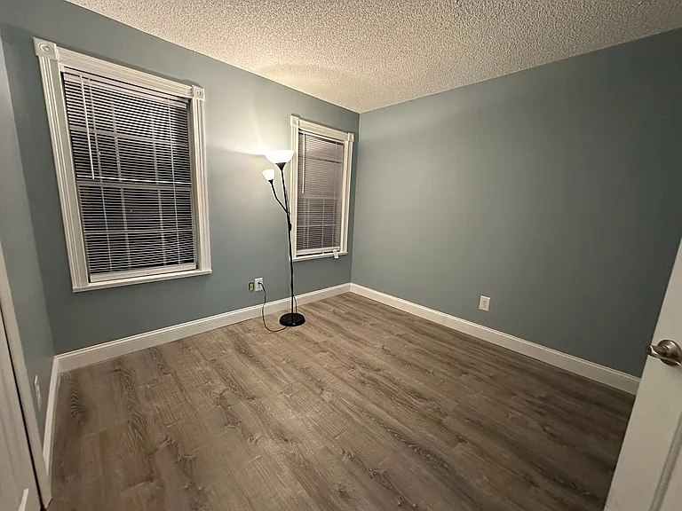 1724 Chatham Cir — Photo 16