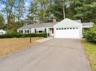 22 Goodrich Rd, Glastonbury, CT 06033