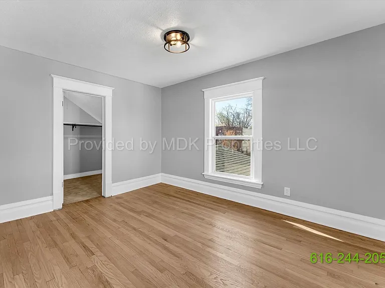 425 Woodlawn St SE — Photo 16