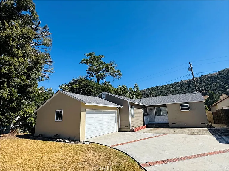 1852 Grier St — Photo 2