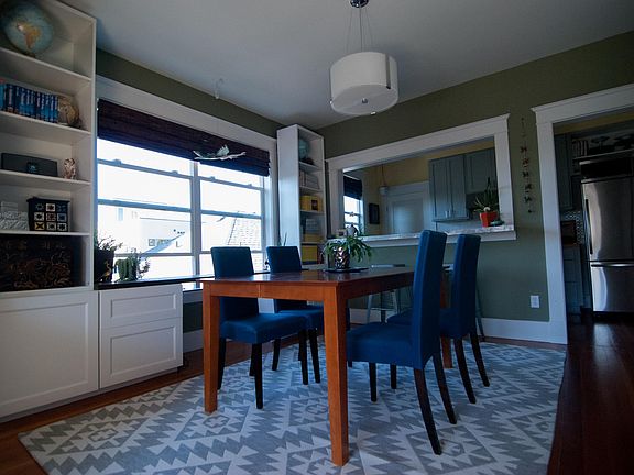 Full size dining room