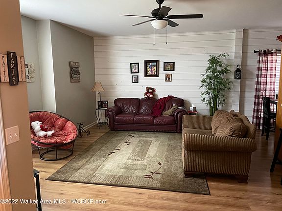 3rd image of 1709 Creek Cir SE