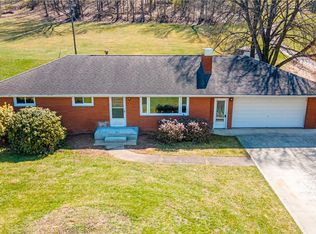 1291 Cassingham Hollow Dr, Coshocton, OH