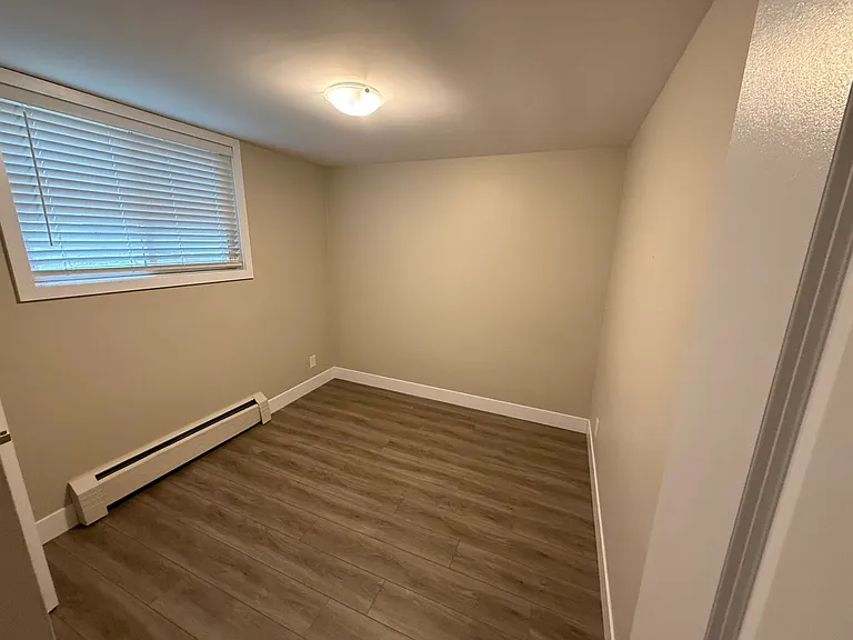 72 Barbara Cres — Photo 13