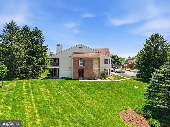 2nd image of 400 Westridge Dr #177